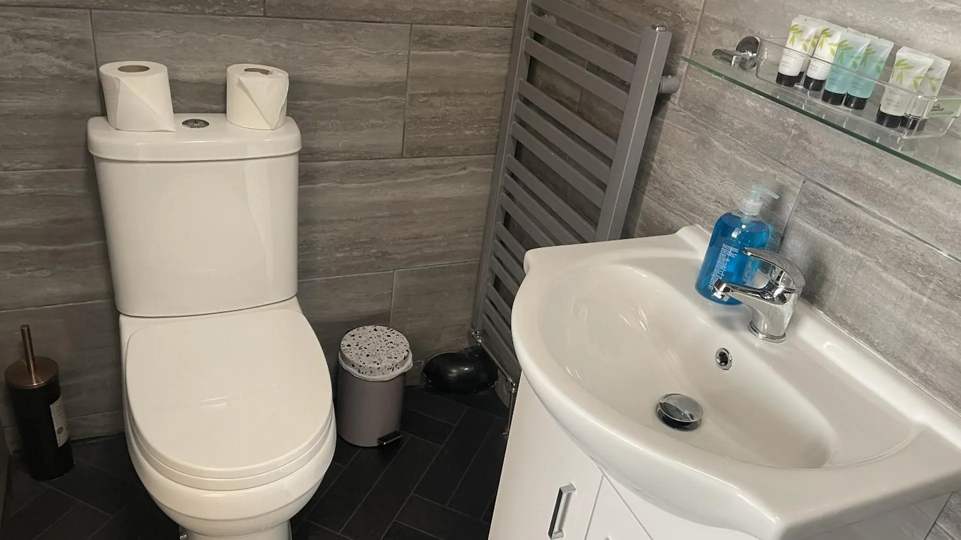 Emerald Residence York Guest house